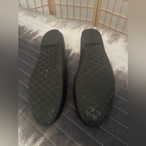 Ralph Lauren Jamie Flats, Black, Size 8, EUC - Picture 3 of 7